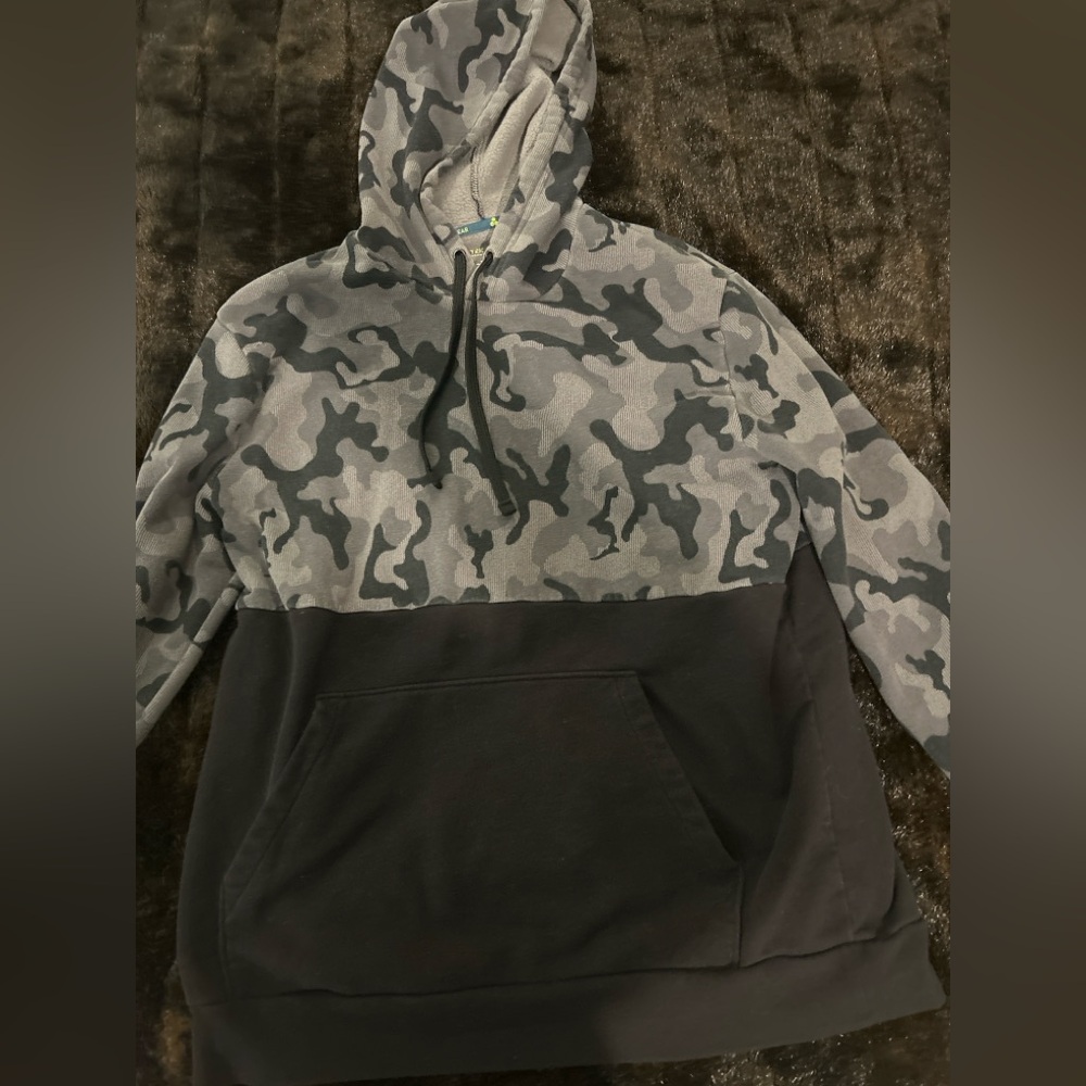 Tek Gear Gray Camo Hoodie Men’s Large Ultrasoft Fleece Pullover
